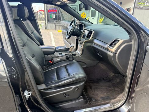 Used 2016 Jeep Grand Cherokee Limited AWD/4WD image 26