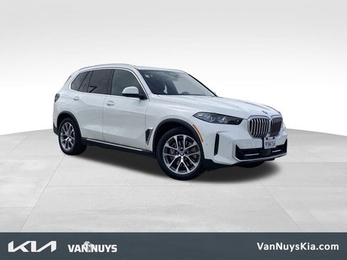 Used 2025 BMW X5 xDrive50e AWD/4WD image 1