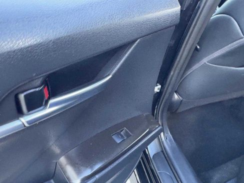 Used 2021 Toyota Camry SE w/ Carpet Mat Package (TMS) image 38