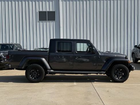 Used 2023 Jeep Gladiator Sport AWD/4WD image 3