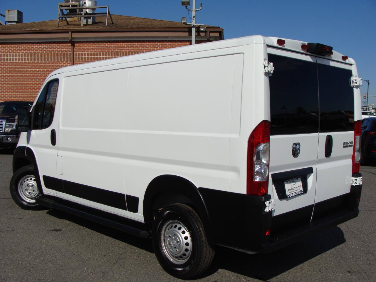 Used 2025 RAM ProMaster 2500 w/ U-Haul Equipment Group FWD image 4