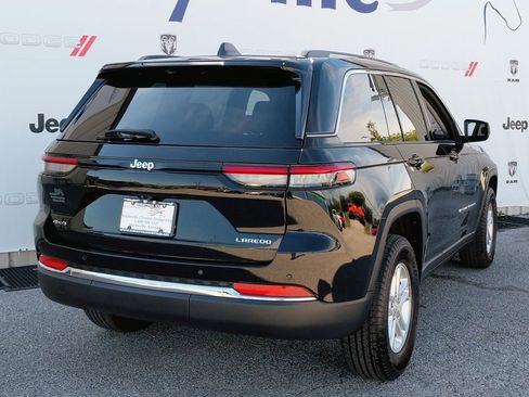 Certified 2023 Jeep Grand Cherokee Laredo image 9