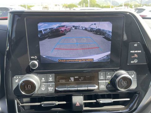 Used 2023 Toyota Highlander XLE image 23