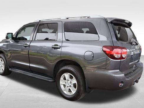Used 2019 Toyota Sequoia SR5 AWD/4WD image 11