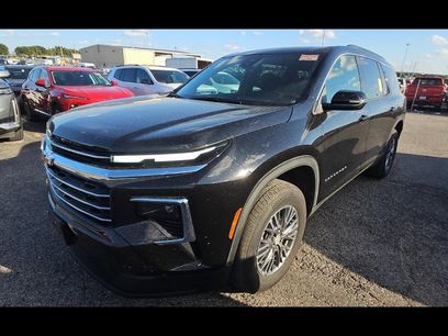 Used 2025 Chevrolet Traverse LT