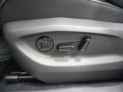 New 2026 Volkswagen Tiguan SE R-Line image 14