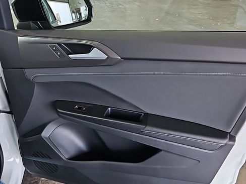 New 2026 Volkswagen Taos SE FWD image 11