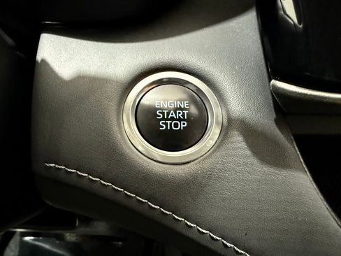 Used 2024 Toyota Highlander LE image 38