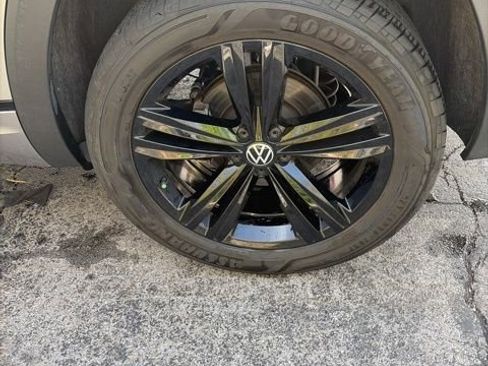 Used 2023 Volkswagen Atlas Cross Sport SEL R-Line image 26