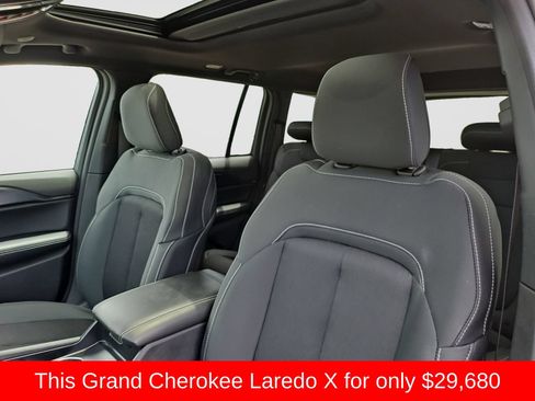 Used 2025 Jeep Grand Cherokee Laredo X w/ Luxury Tech Group I RWD image 23