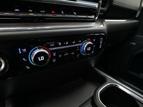 Used 2022 GMC Sierra 1500 SLT w/ SLT Convenience Package AWD/4WD image 20