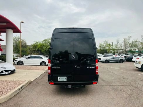 Used 2014 Mercedes-Benz Sprinter 2500 image 9