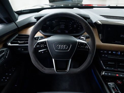 Used 2022 Audi e-tron GT Prestige w/ Prestige Package image 12