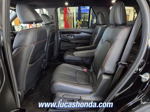 Used 2024 Honda Pilot TrailSport image 8