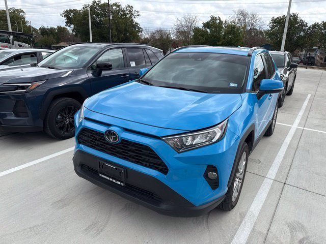Used 2021 Toyota RAV4 XLE Premium FWD image 2