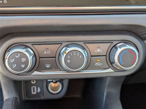 Used 2021 Nissan Versa S image 19