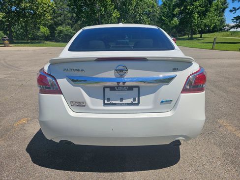 Used 2013 Nissan Altima 2.5 SL w/ Technology Pkg FWD image 7
