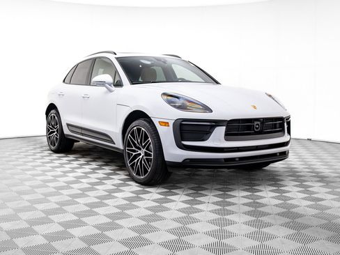 New 2026 Porsche Macan image 6