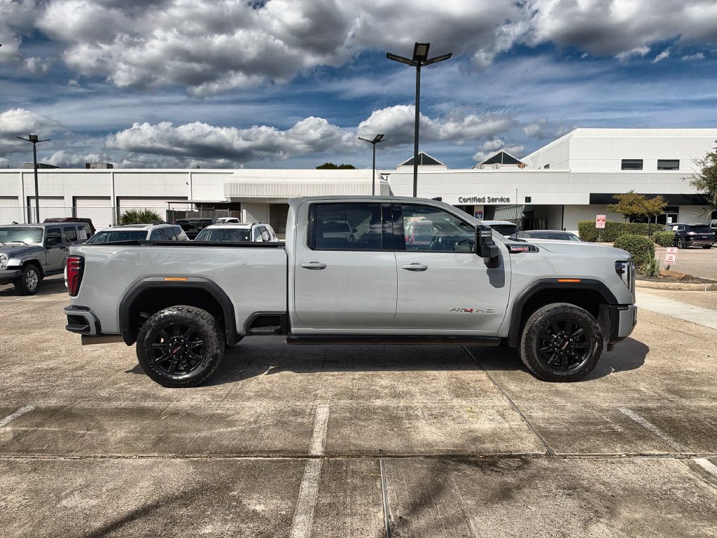 Used 2025 GMC Sierra 2500 AT4 w/ AT4 Premium Plus Package AWD/4WD image 10