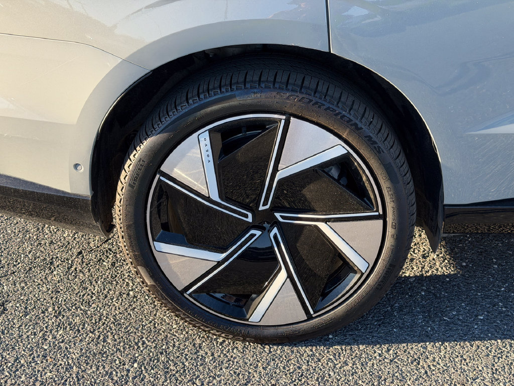 Certified 2025 Volvo EX90 Ultra AWD/4WD image 12