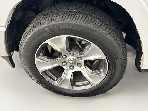 Used 2022 RAM 1500 Laramie AWD/4WD image 11
