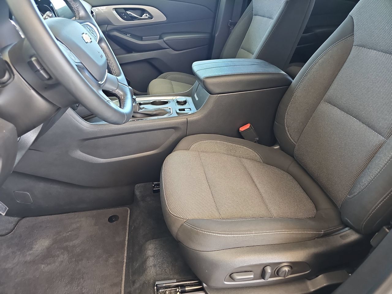 Certified 2023 Chevrolet Traverse LT FWD image 20