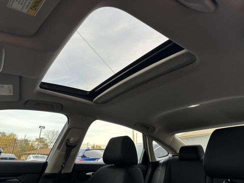 Used 2022 Honda Civic EX image 15