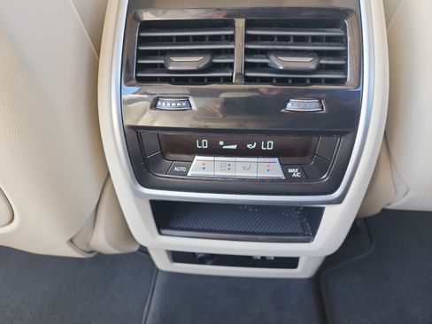 Used 2022 BMW X7 xDrive40i w/ Luxury Seating Package AWD/4WD image 33