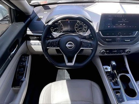 Used 2023 Nissan Altima 2.5 SL AWD/4WD image 5