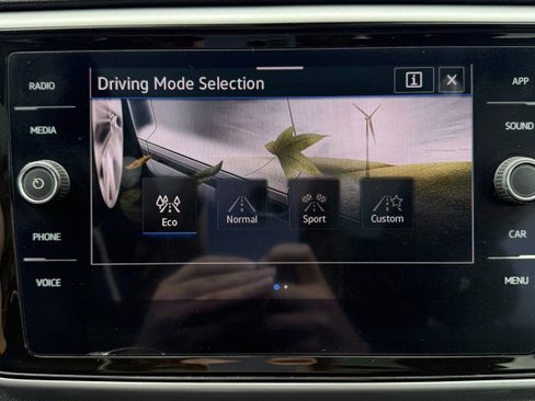 Certified 2022 Volkswagen Atlas SE image 20