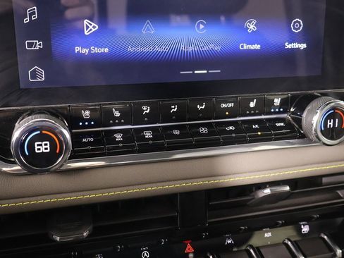 Used 2023 Chevrolet Colorado ZR2 w/ ZR2 Convenience Package III image 7