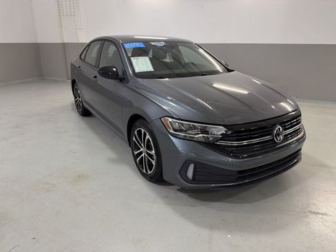 Certified 2022 Volkswagen Jetta Sport FWD image 4