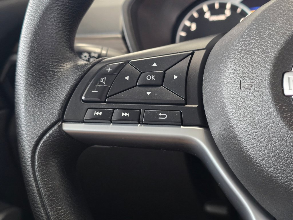 Used 2025 Nissan Altima 2.5 SV FWD image 23