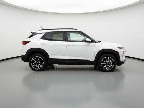 Used 2025 Chevrolet TrailBlazer LT image 11