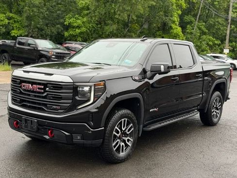 Used 2024 GMC Sierra 1500 AT4 w/ Technology Package AWD/4WD image 1