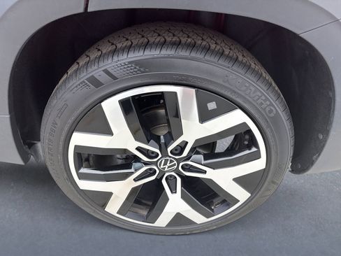 Used 2022 Volkswagen Taos SEL image 21