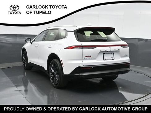 Used 2025 Toyota Crown Signia w/ Advanced Technology Package image 10