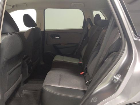 Used 2021 Nissan Rogue SV AWD/4WD image 18