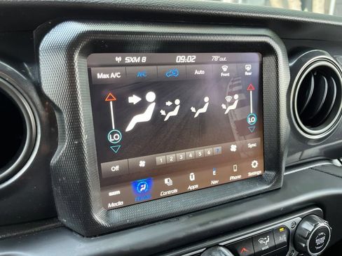 Used 2023 Jeep Wrangler Unlimited Sport AWD/4WD image 30