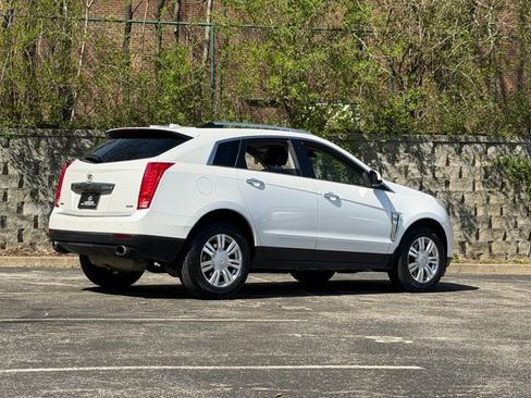 Used 2014 Cadillac SRX Luxury image 3
