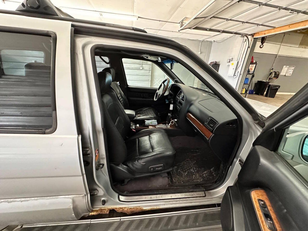 Used 2002 INFINITI QX4 4WD w/ (X03) Heated Seats Pkg image 25
