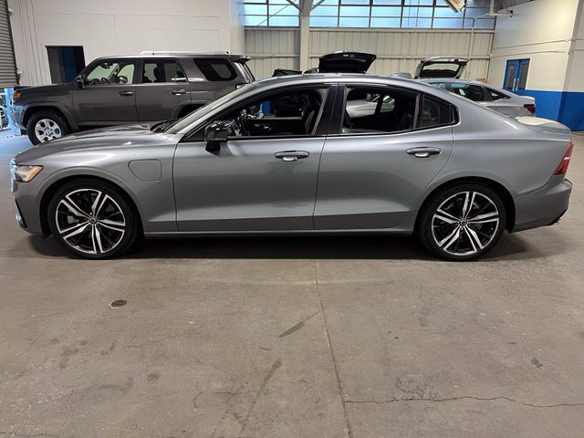 Used 2020 Volvo S60 T8 R-Design AWD/4WD image 6