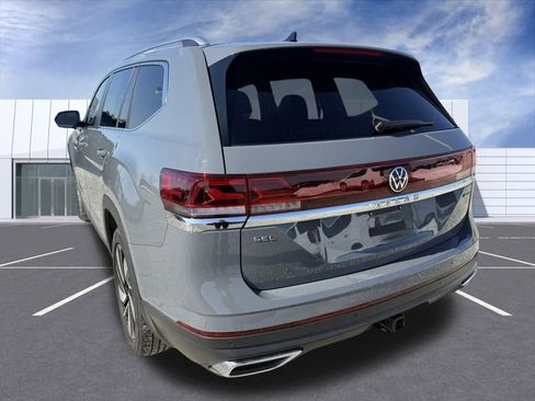 Used 2025 Volkswagen Atlas SEL image 11