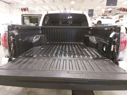 Used 2020 Toyota Tacoma TRD Sport image 13