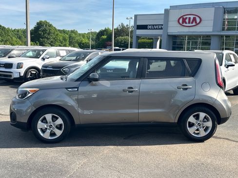 Used 2017 Kia Soul FWD image 5