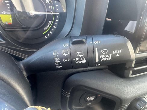 Used 2024 Jeep Wrangler Sahara image 21
