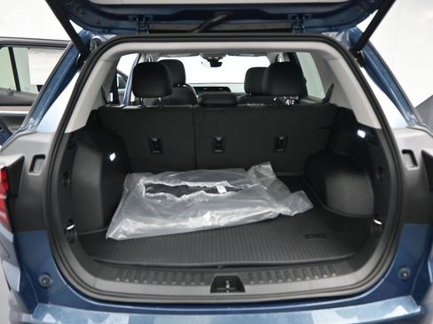 New 2026 GMC Terrain Denali w/ LPO, Black Badging Package image 24