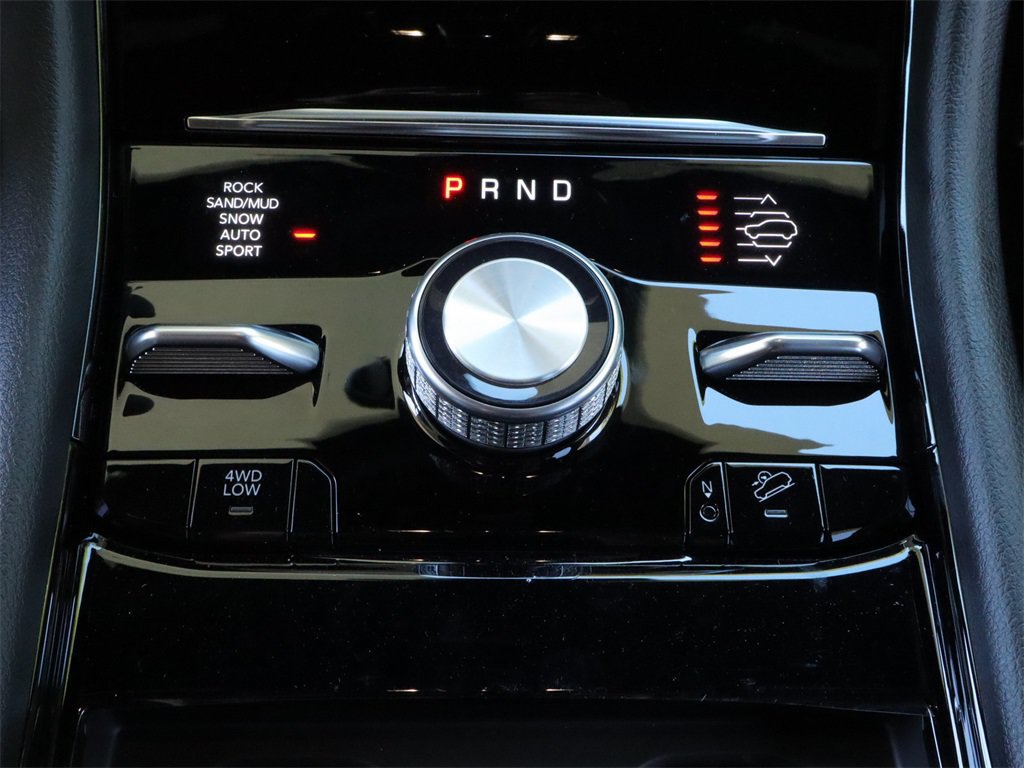 New 2023 Jeep Grand Cherokee Overland w/ Luxury Tech Group IV AWD/4WD image 15