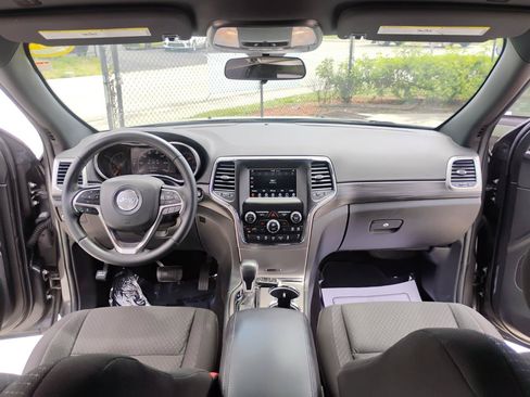 Used 2021 Jeep Grand Cherokee Laredo RWD image 79