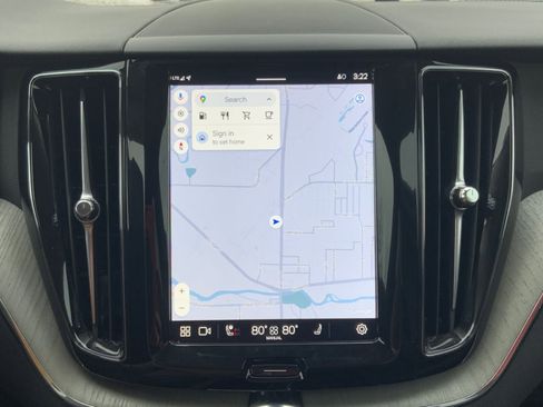 Used 2025 Volvo XC60 B5 Plus image 32